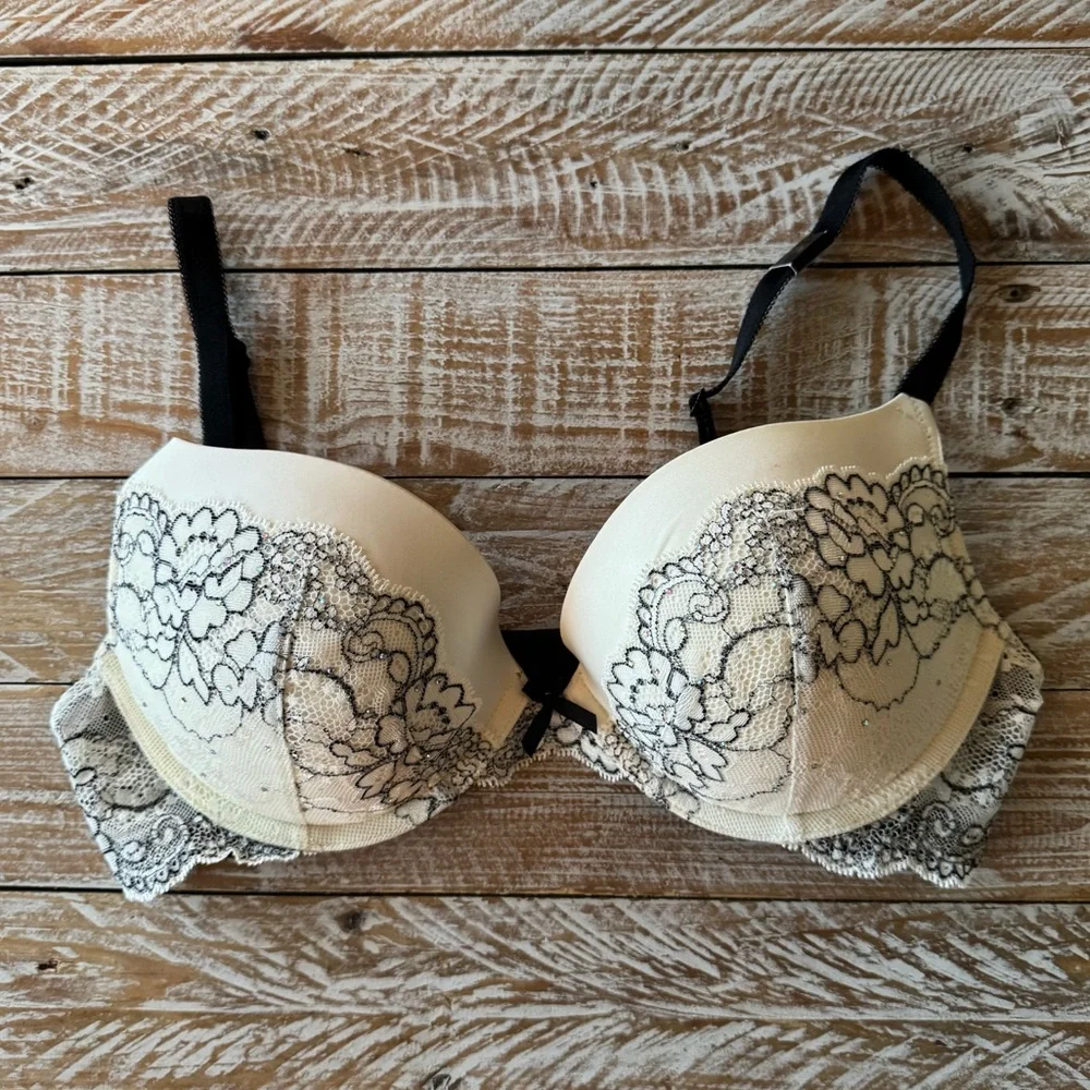 💟 Victoria’s Secret 36C Bra & Large Panty Set💟 - Picture 10 of 14